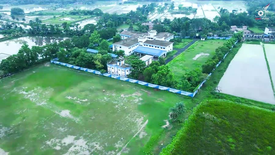 The institute grounds seen from the south.